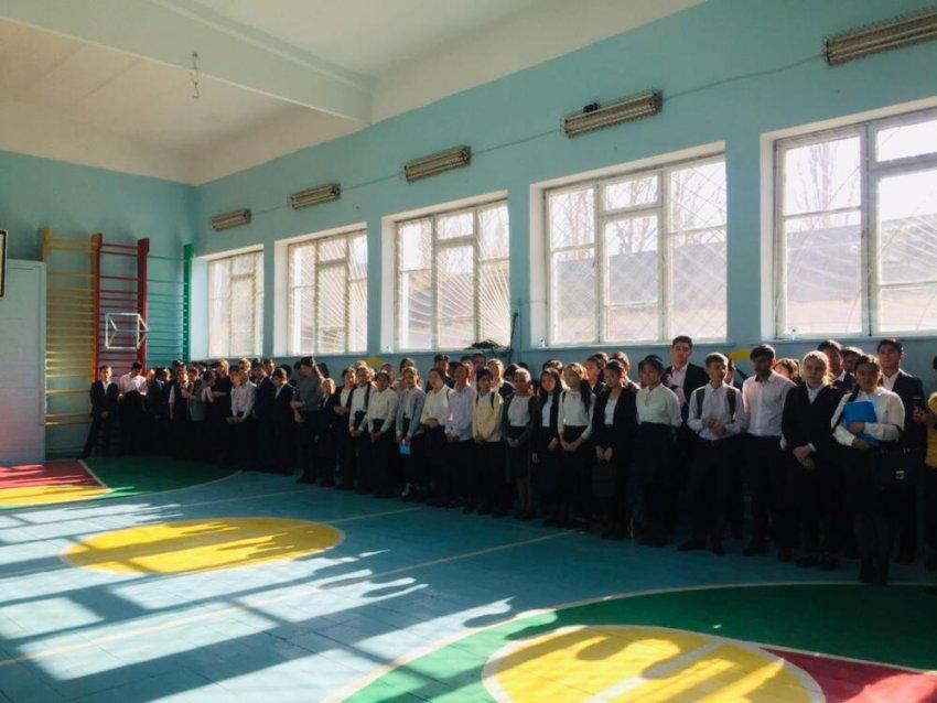 8.11.2019ж I-тоқсанның қорытындысын шығарып, оқуда, өнерде, спортта жетістікке жеткен оқушыларды мадақтамалармен марапаттадық.