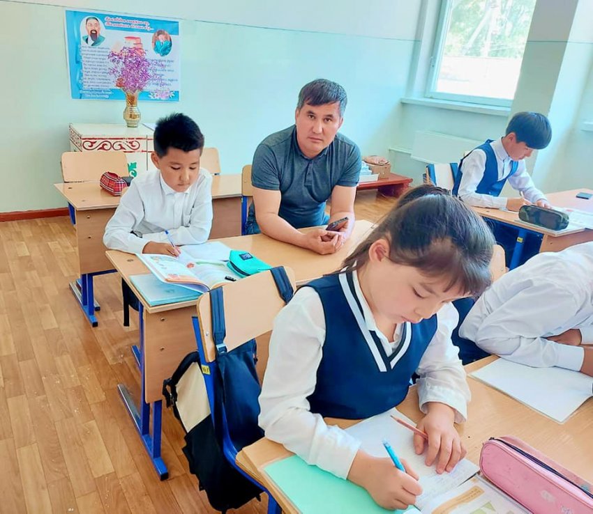 2023 жылдың 02 мамырында «Әке жолы-ізгі жол» атты әкелердің мектептегі онкүндігі аясында Ашық есік күні: «Әкелердің мектептегі бір күні».