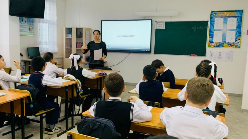 🔰 "Біртұтас тәрбие" бағдарламасы аясында «Цифрлық әлемде қауіпсіз қадам» жобасы іске асырылуда.